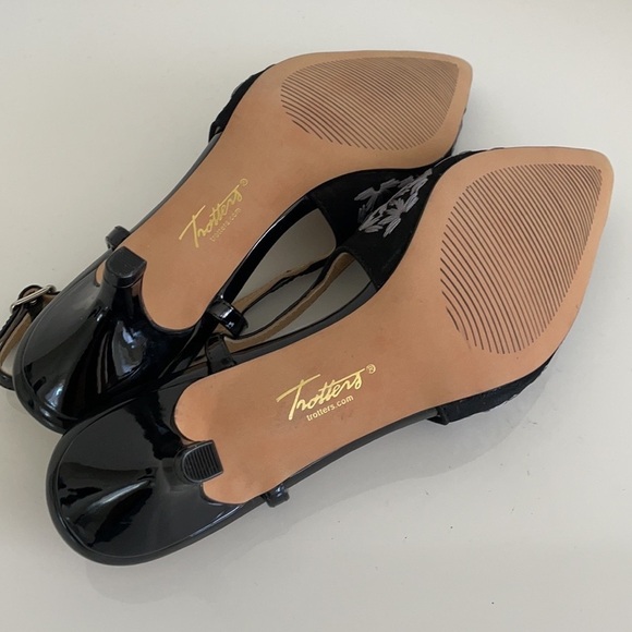 Trotters Kimberly Dress Pump - Picture 7 of 12